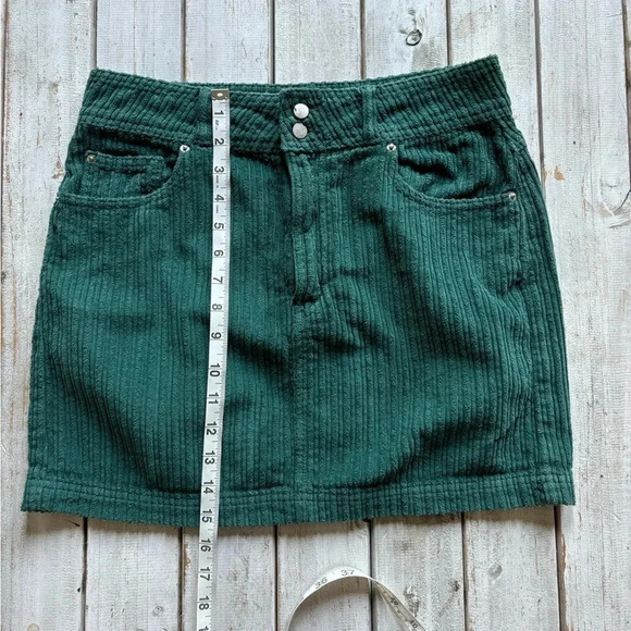 BDG | corduroy | green | skirt | medium - Picture 4 of 12